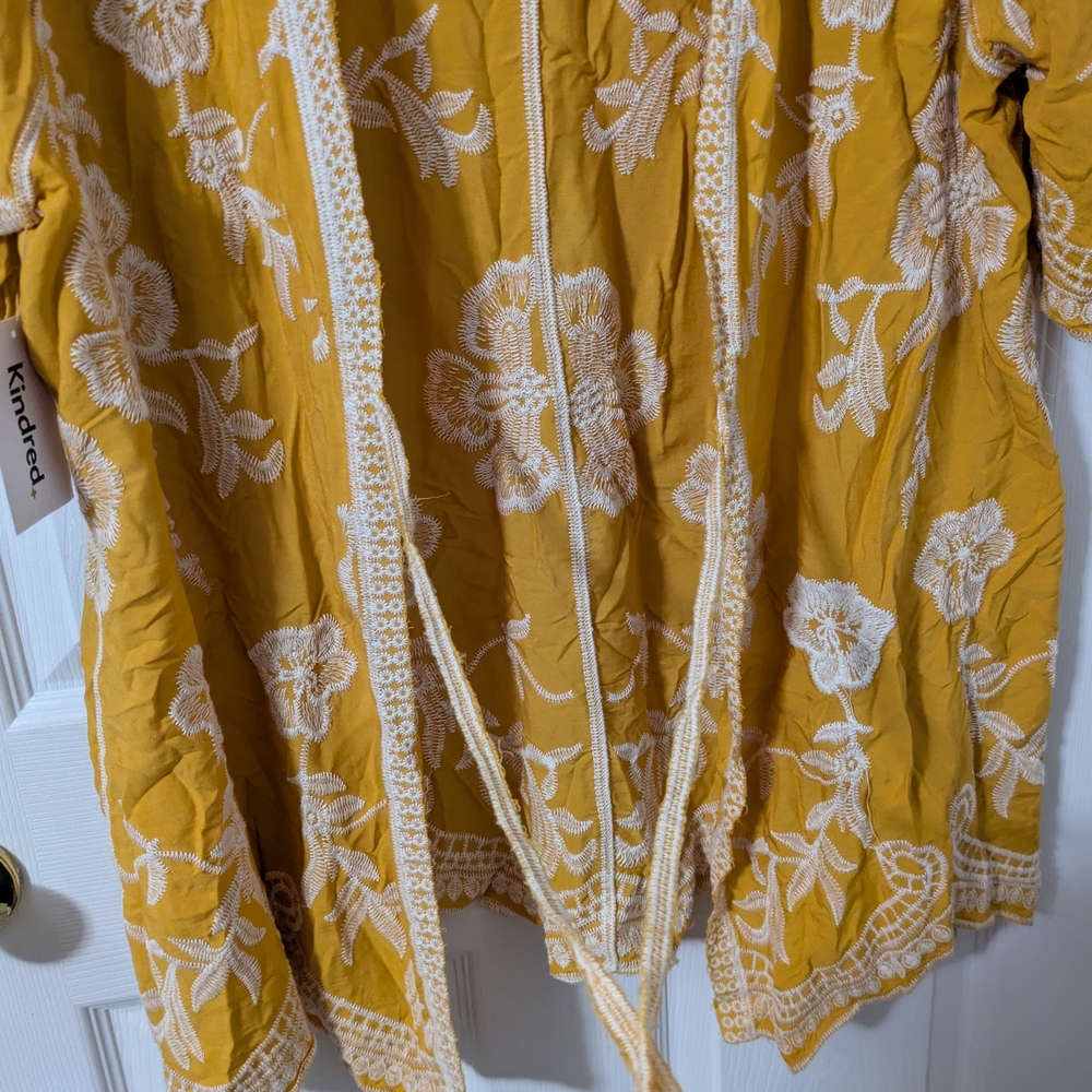 NWT Kindred Plus Embroidered Kimono Top - Picture 6 of 8